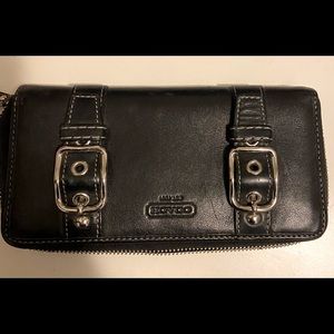 Coach Zoe zip around wallet in black leather
